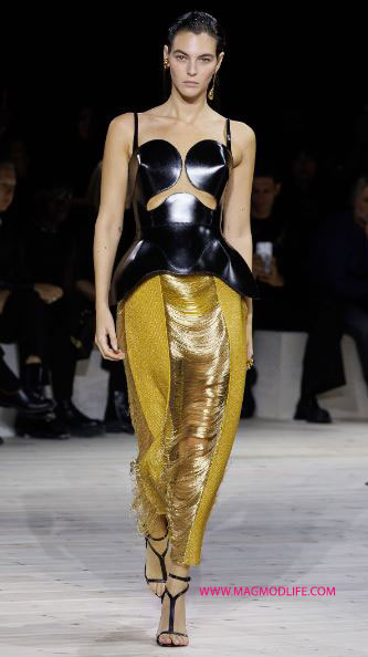 مدل لباس زنانه برند الکساندر مک کوئین - مدل 54