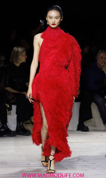 مدل لباس زنانه برند الکساندر مک کوئین - مدل 60