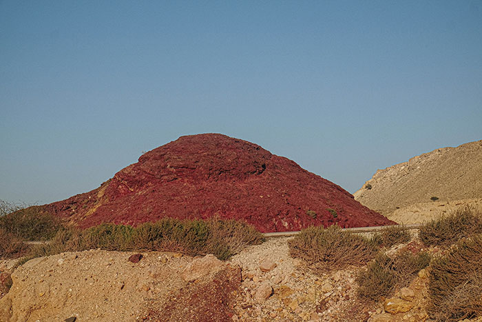 کوه قرمز و مریخی در جزیره هنگام