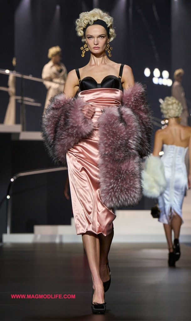 لباس صورتی مجلسی برند دولچه اند گابانا سال ۲۰۲۵