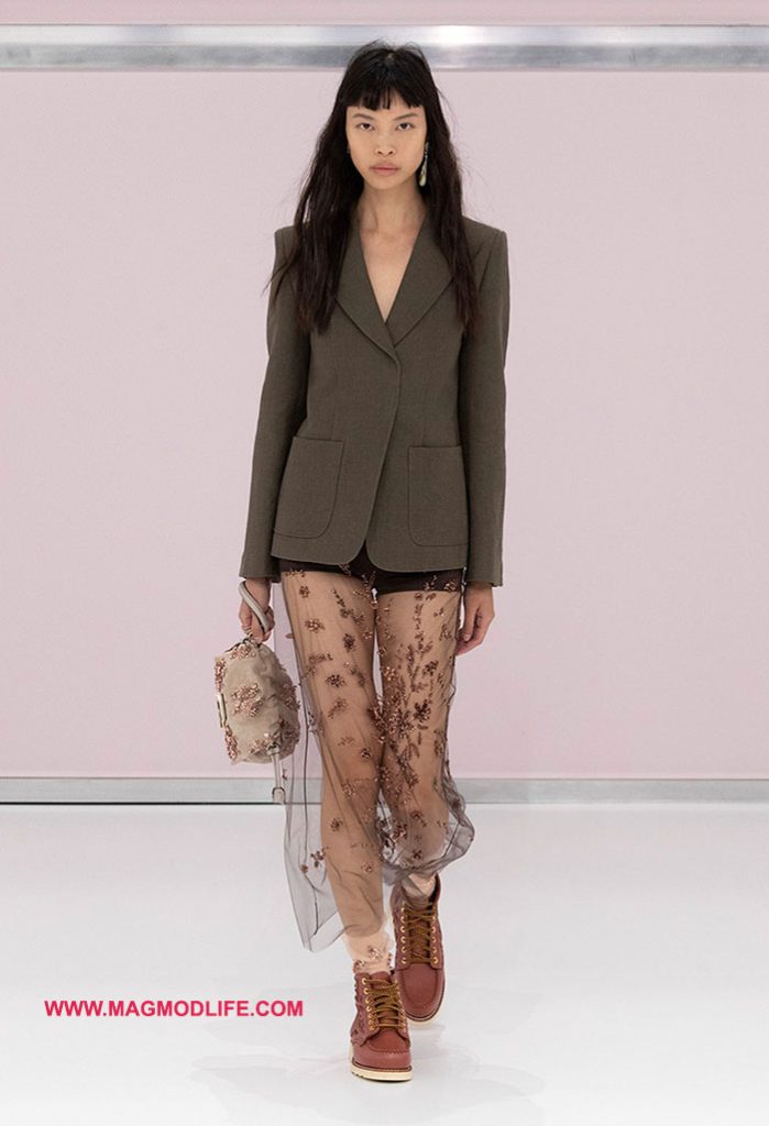 مدل لباس زنانه برند فندی برای سال ۱۴۰۴